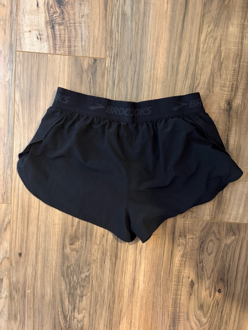 Brooks Chaser Shorts Size S - Picture 2 of 2